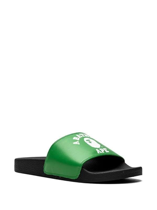 ( Nouvelle Collection ) A BATHING APE® BLACK/GREEN Claquettes College 'green' Homme 2 ( Nouvelle Collection ) A BATHING APE® BLACK/GREEN Claquettes College 'green' Homme – Image 2