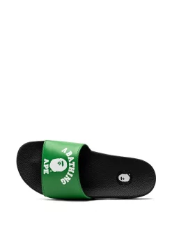 ( Nouvelle Collection ) A BATHING APE® BLACK/GREEN Claquettes College 'green' Homme 7 ( Nouvelle Collection ) A BATHING APE® BLACK/GREEN Claquettes College 'green' Homme -A BATHING APE Soldes 2024 17023489 34129001 600